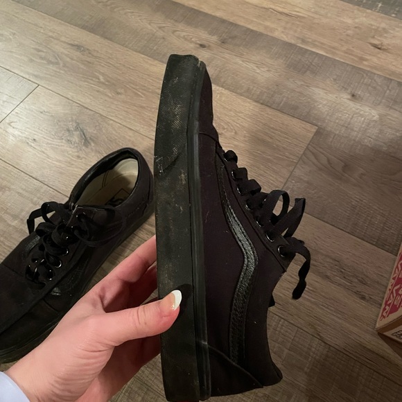 Black vans - Picture 2 of 8
